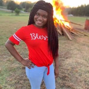 Meet your Posher, Olivia